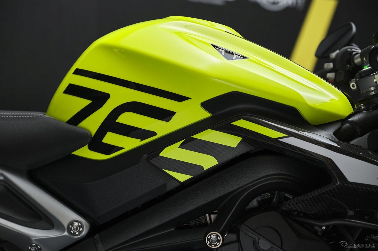 トライアンフ ストリートトリプルMoto2エディション