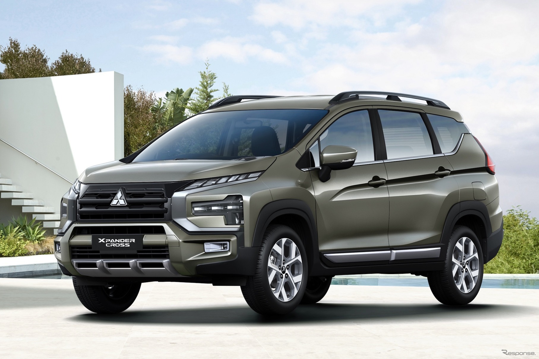 三菱エクスパンダークロス（インドネシア）