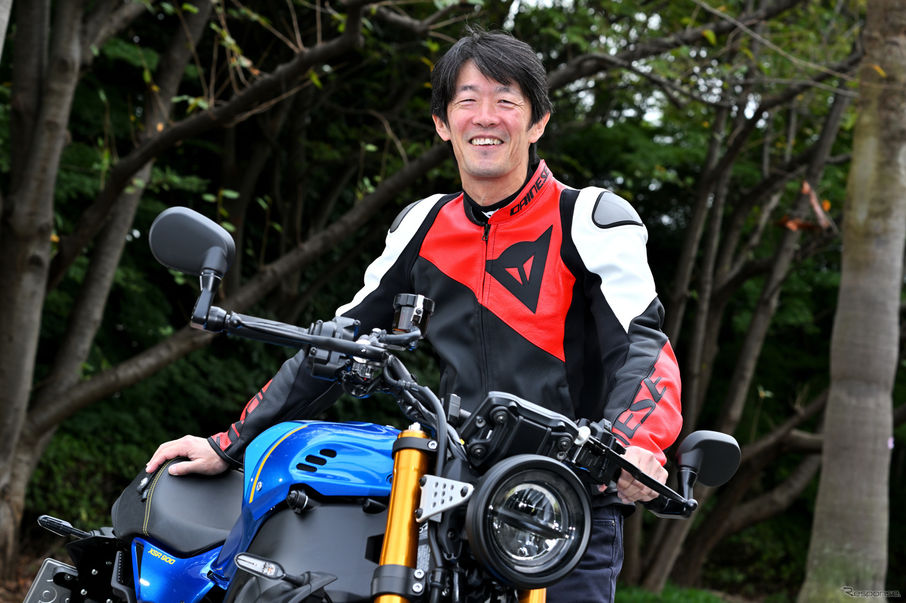 ヤマハ XSR900と伊丹孝裕氏