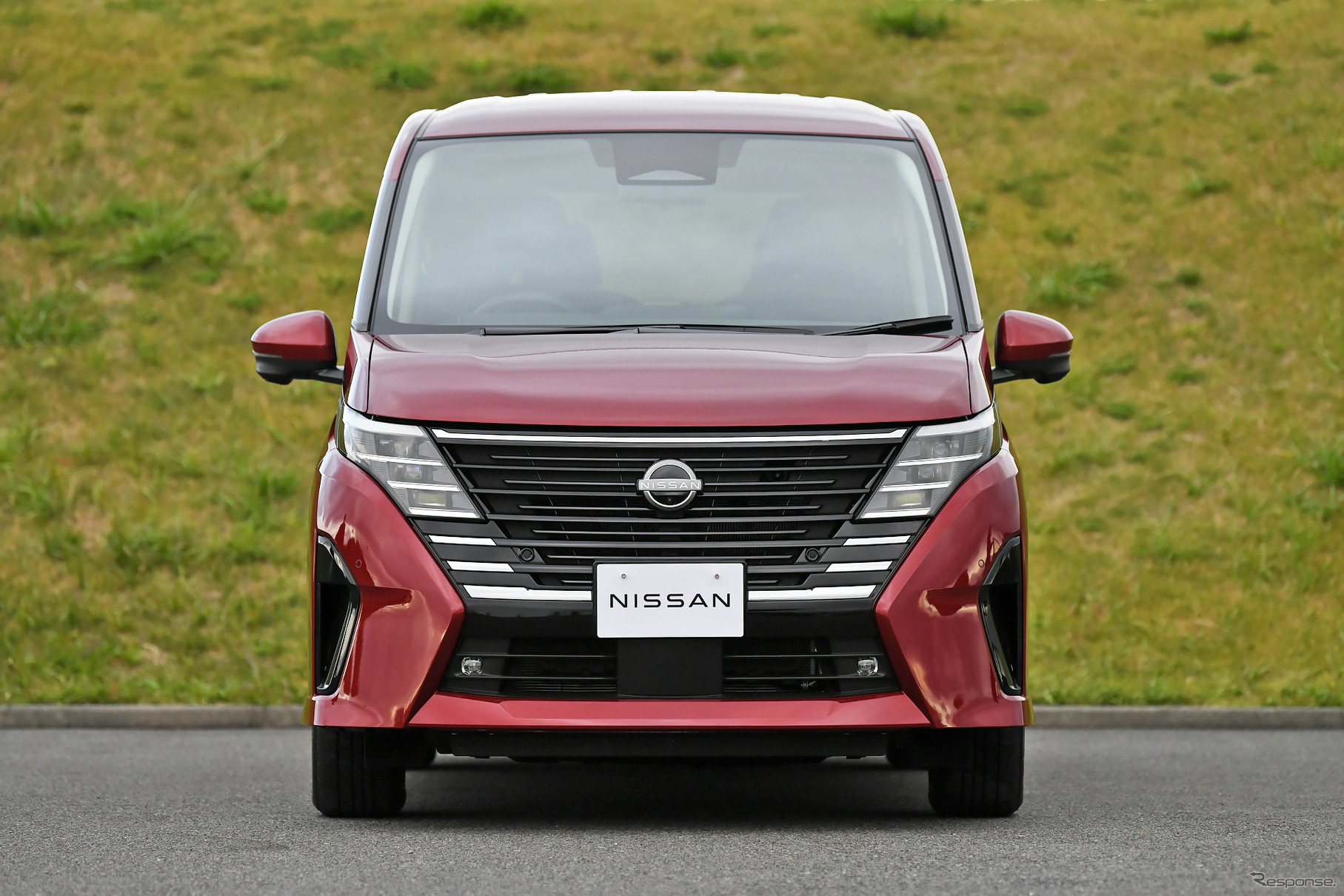 日産 セレナ LUXION e-POWER