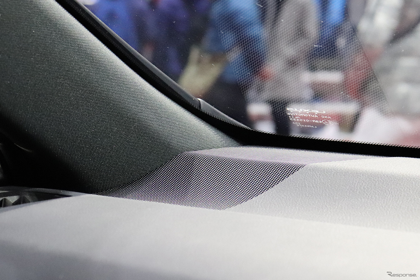 純正スピーカーの取付位置の一例。
