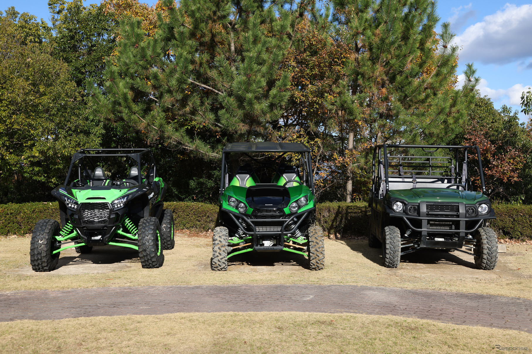 カワサキ TERYX KRX 1000、TERYX4 S LE、MULE（左から）