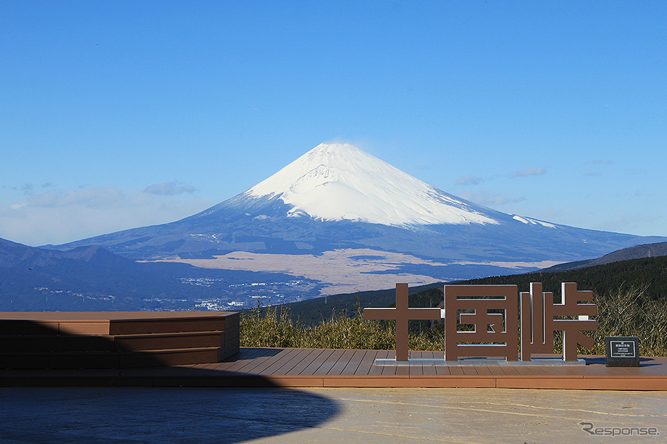 富士急行グループになってリニューアルした十国峠「PANORAMA TERRACE 1059」展望台＆ビュースポット