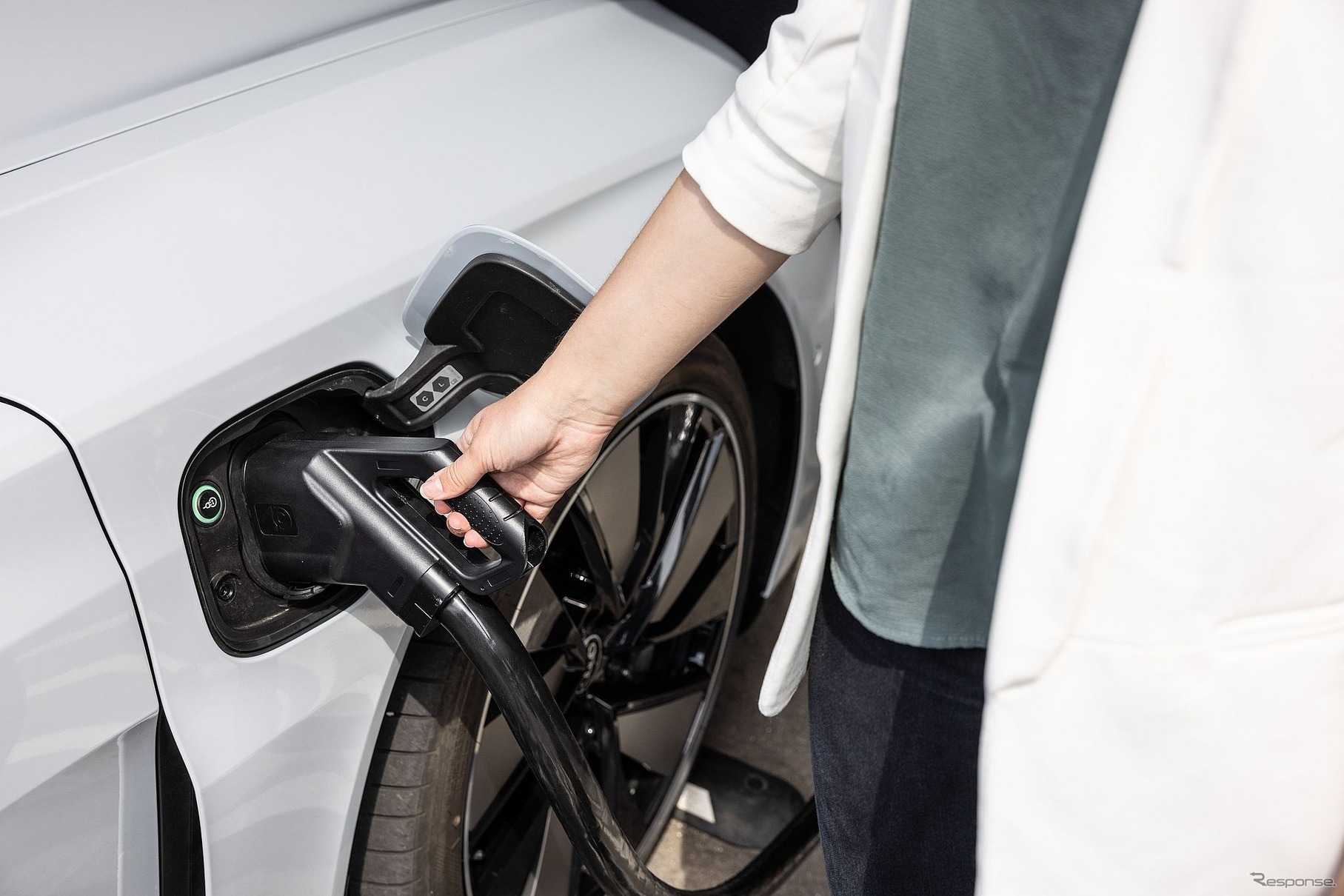 アウディの新充電サービス「Audi charging service」のイメージ