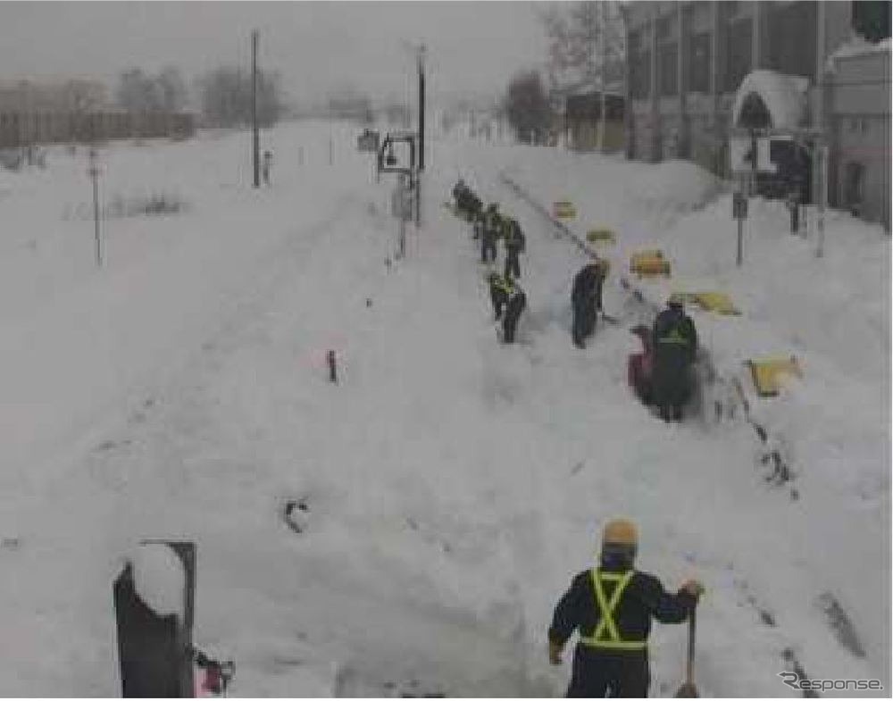 12月26日、石北本線生田原駅の除雪作業。