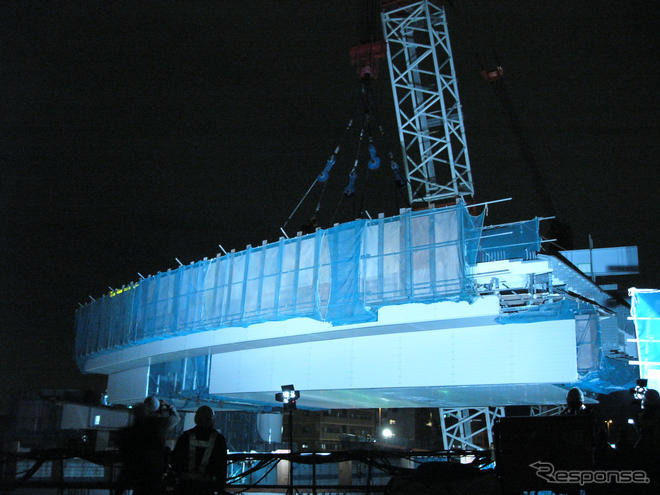 大規模クレーン架設工事…首都高大橋JCT