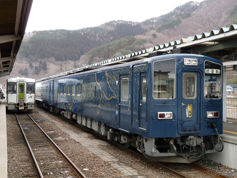盛岡車両センターに配置されている『SL銀河』用キハ141系気動車。C58との協調運転が可能で、気動車がSLを引くシーンも見られた