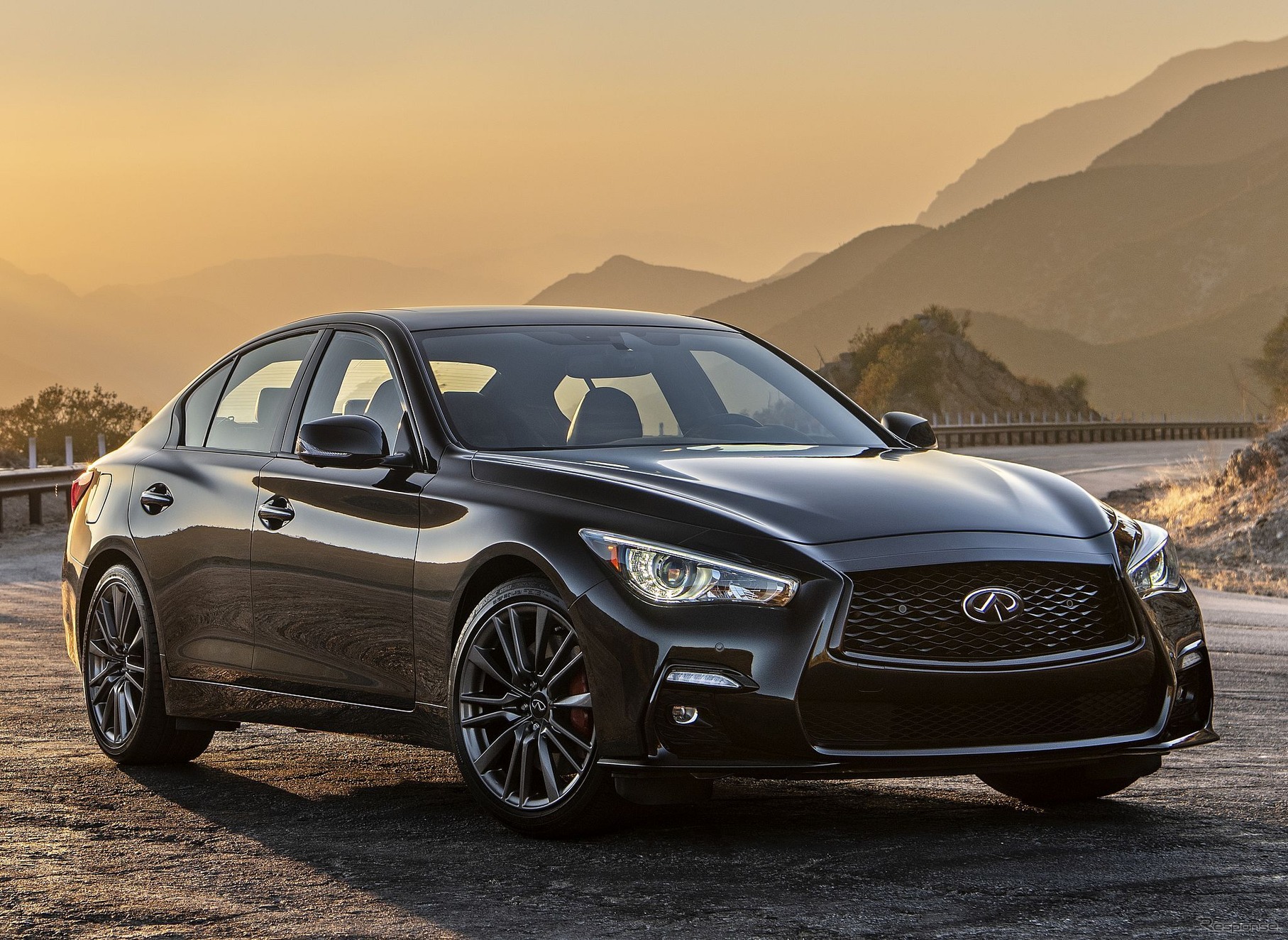 インフィニティ Q50 の「ブラックオパール・エディション・パッケージ」