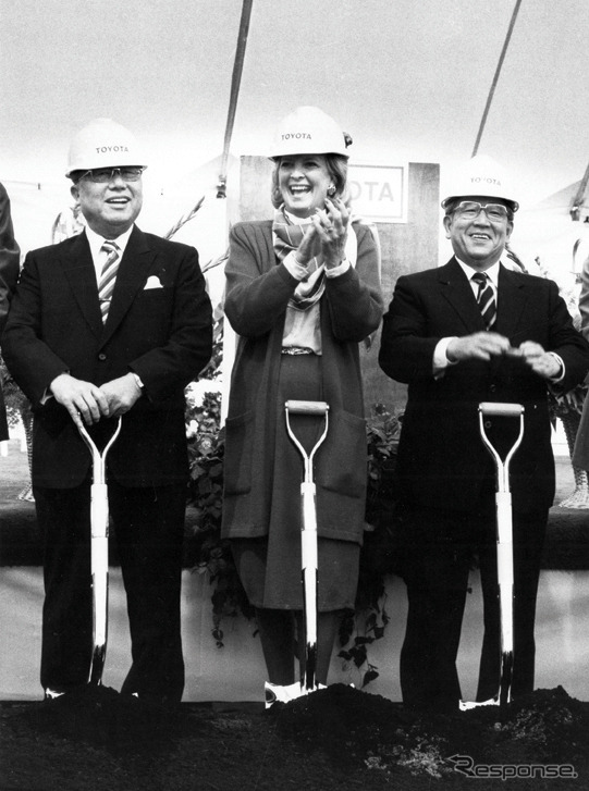 米ケンタッキー工場建設の地鎮祭（1986年、向かって右）