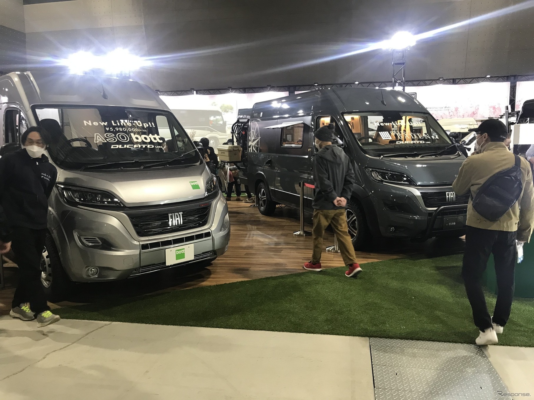 デュカトをはじめとしたバンコン13台を展示