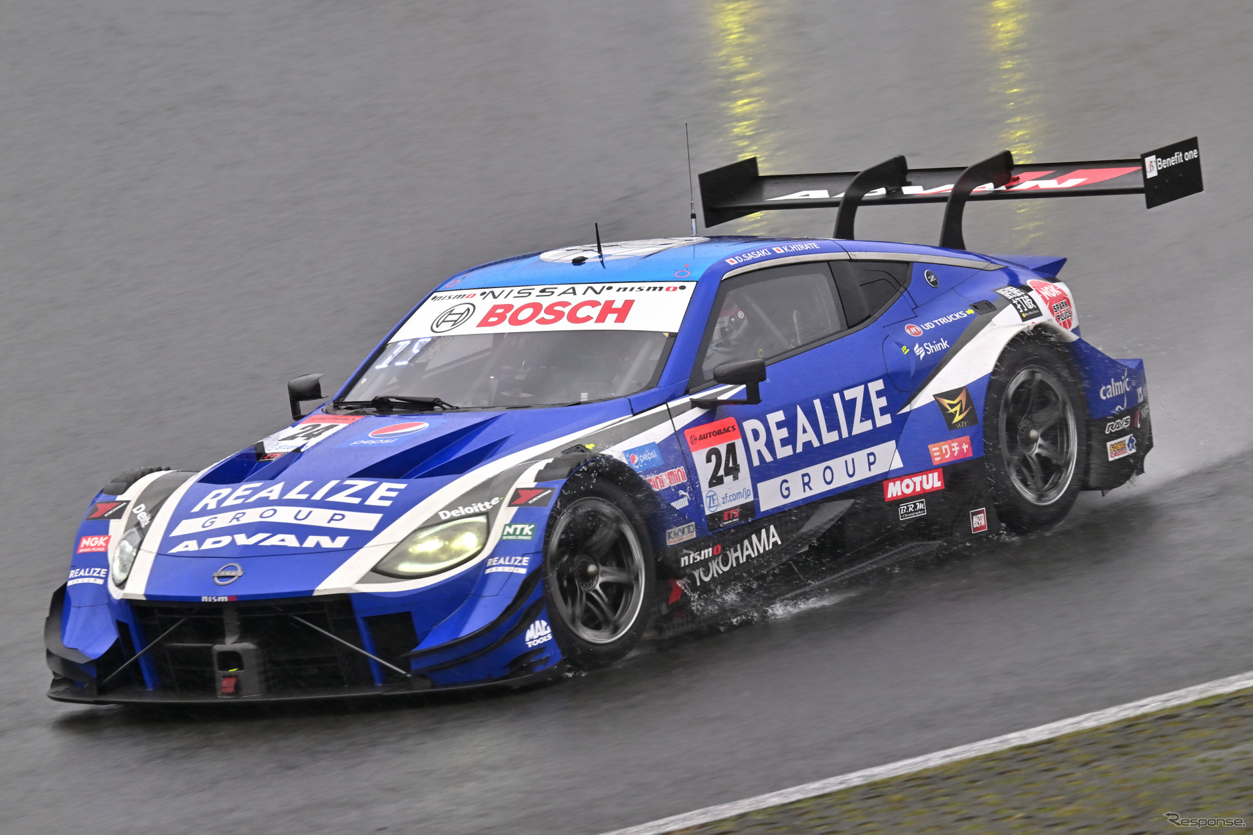 24　リアライズコーポレーション ADVAN Z