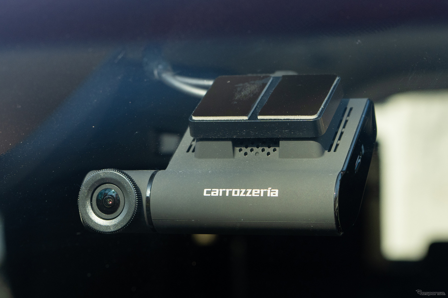 駐車監視機能を備えたパイオニア・カロッツェリアのドライブレコーダー「VREC-DZ800DC」
