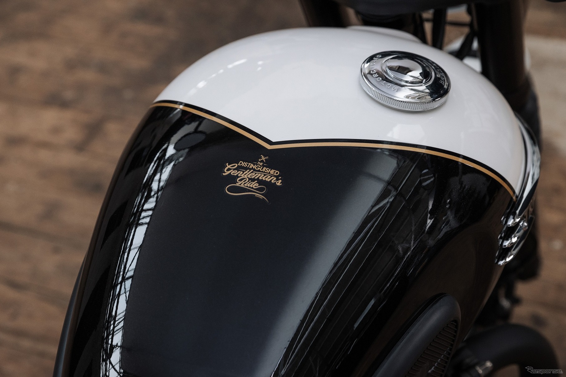 トライアンフ ボンネビルT120ブラックDGR限定エディション