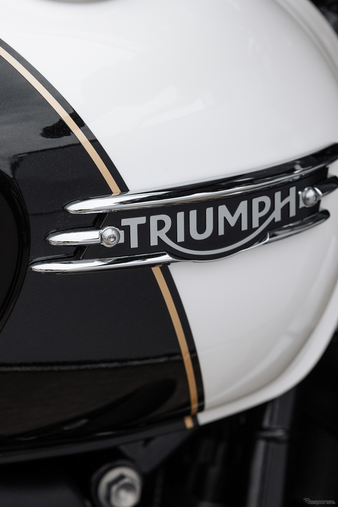 トライアンフ ボンネビルT120ブラックDGR限定エディション