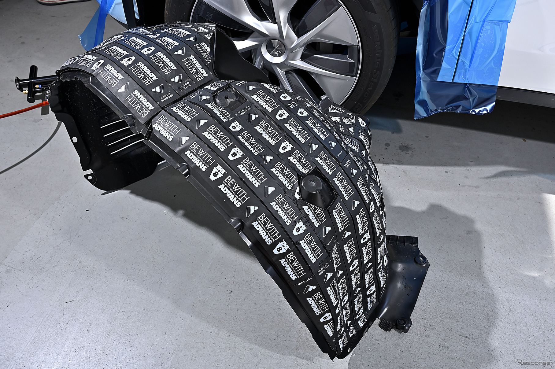 車種によって厚さを変えて最大限の効果を発揮させている