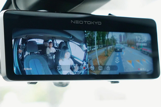 リア＋車内（室内）の同時表示モードを備えたミラーカムPro2