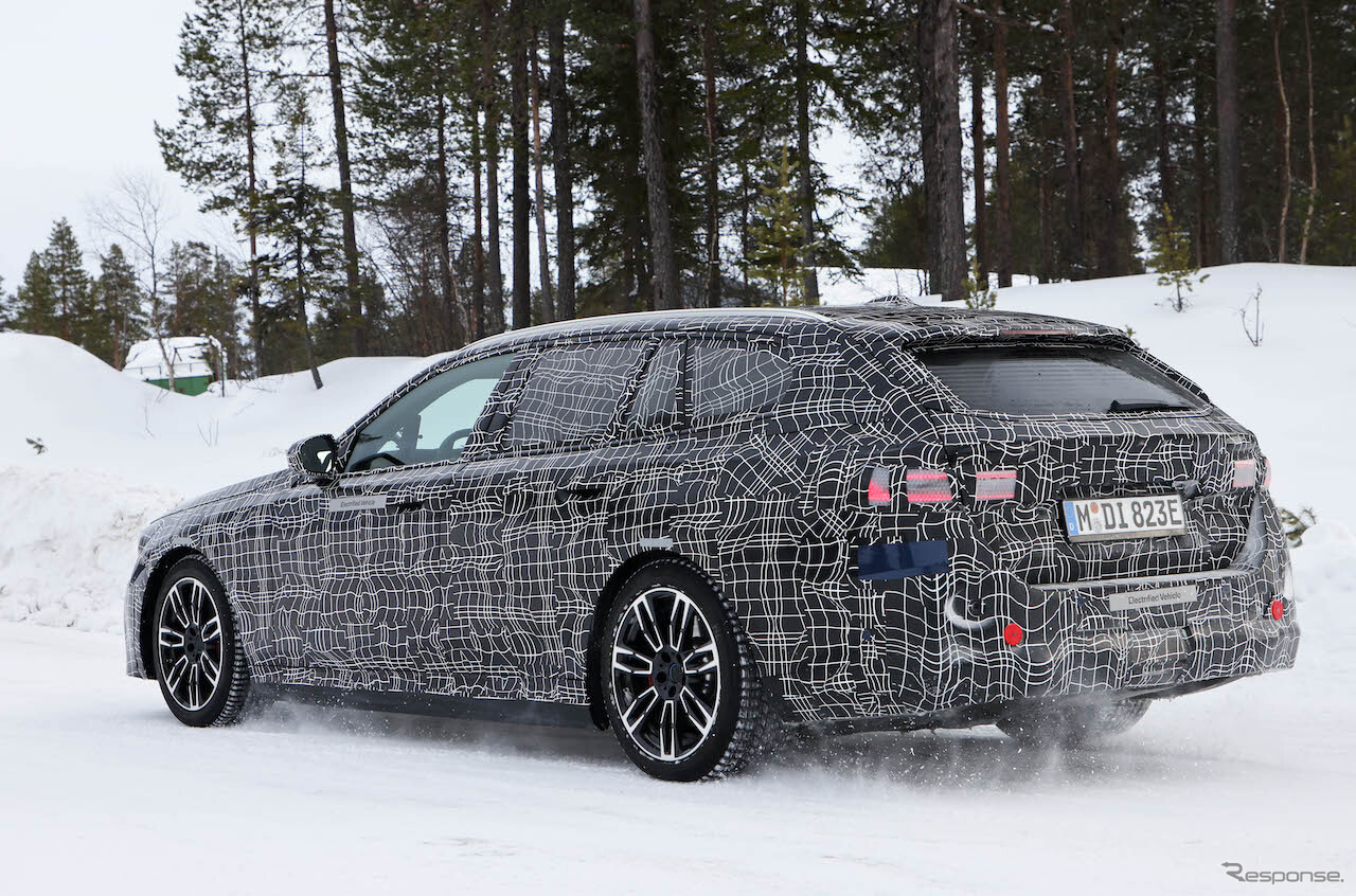 BMW i5ツーリング M60 プロトタイプ（スクープ写真）