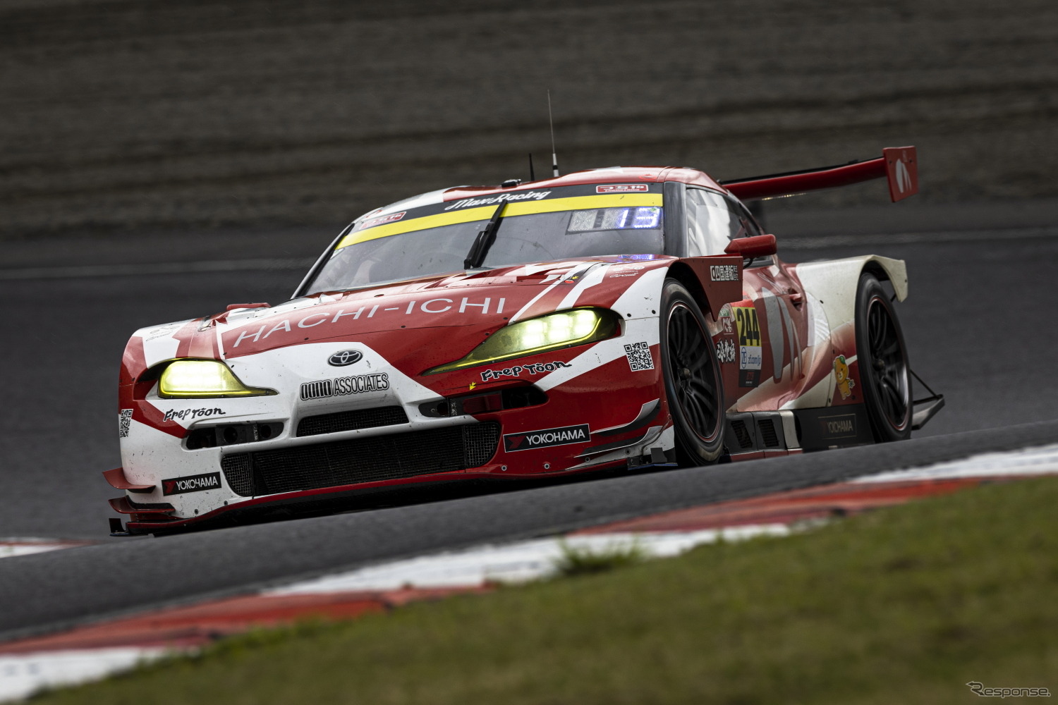 GT300クラス3位の#244 HACHI-ICHI GR Supra GT（佐藤公哉／三宅淳詞）