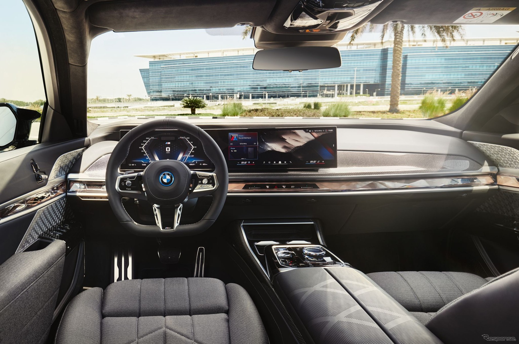 BMW i7 の「M70 xDrive」