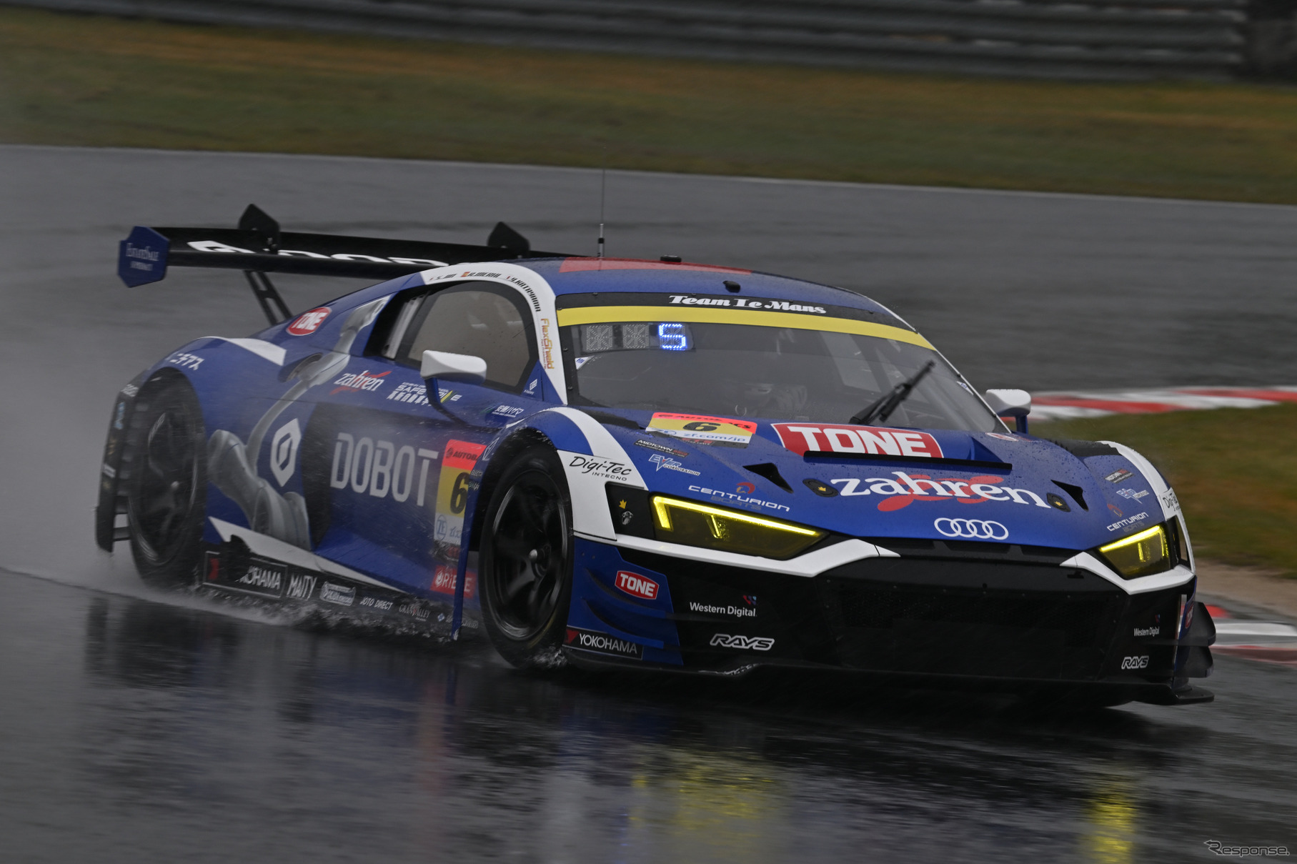 DOBOT Audi R8 LMS