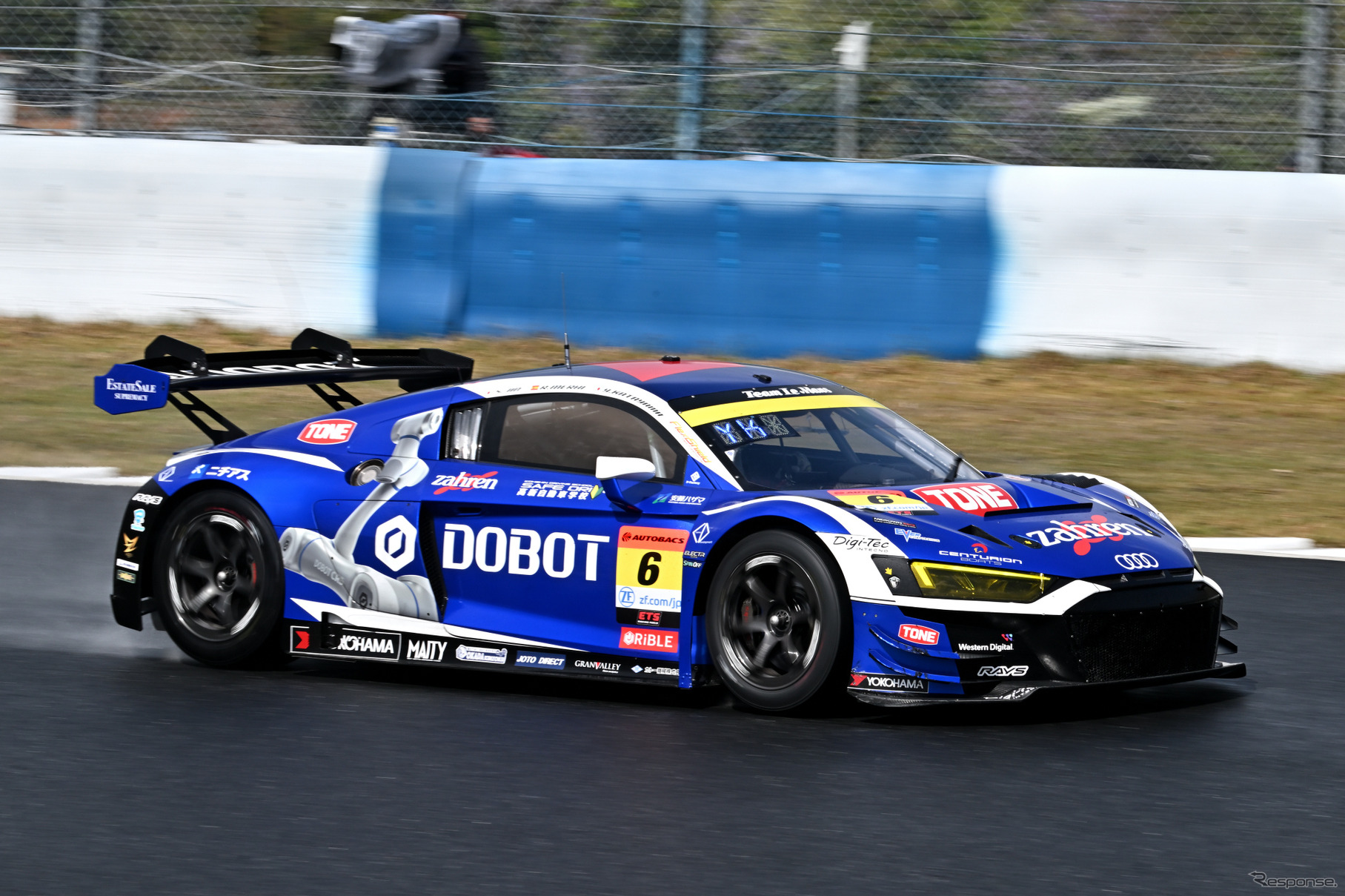 DOBOT Audi R8 LMS