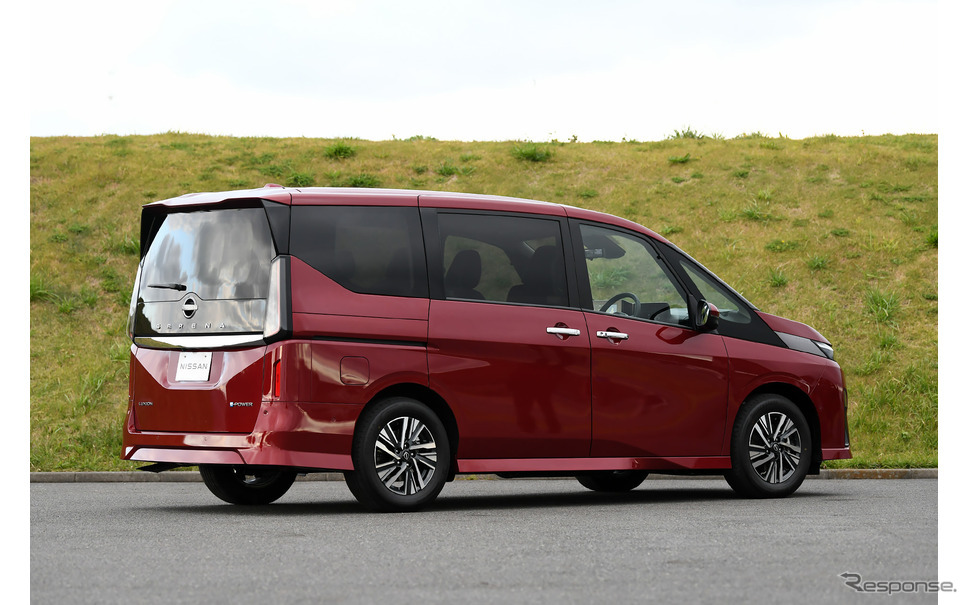 日産 セレナ LUXION e-POWER