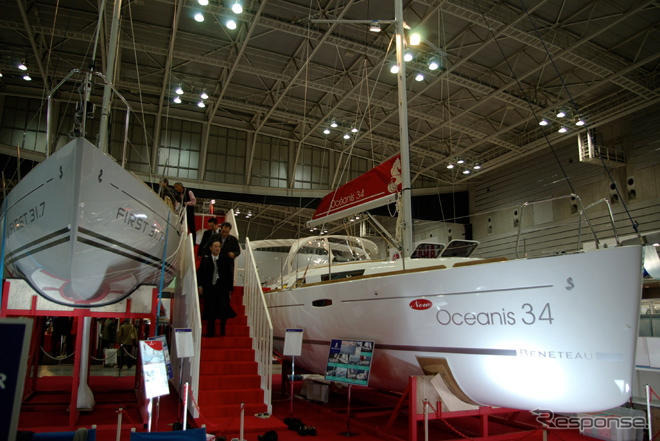 【横浜ボートショー09】クルマや二輪車でおなじみのロゴが並ぶ