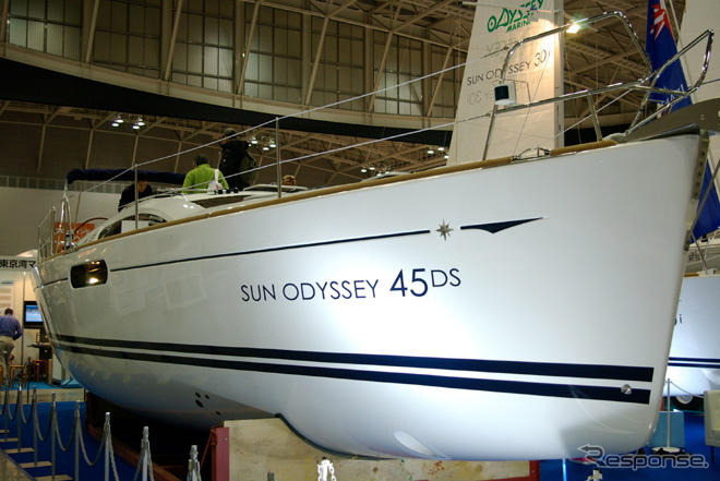 【横浜ボートショー09】クルマや二輪車でおなじみのロゴが並ぶ