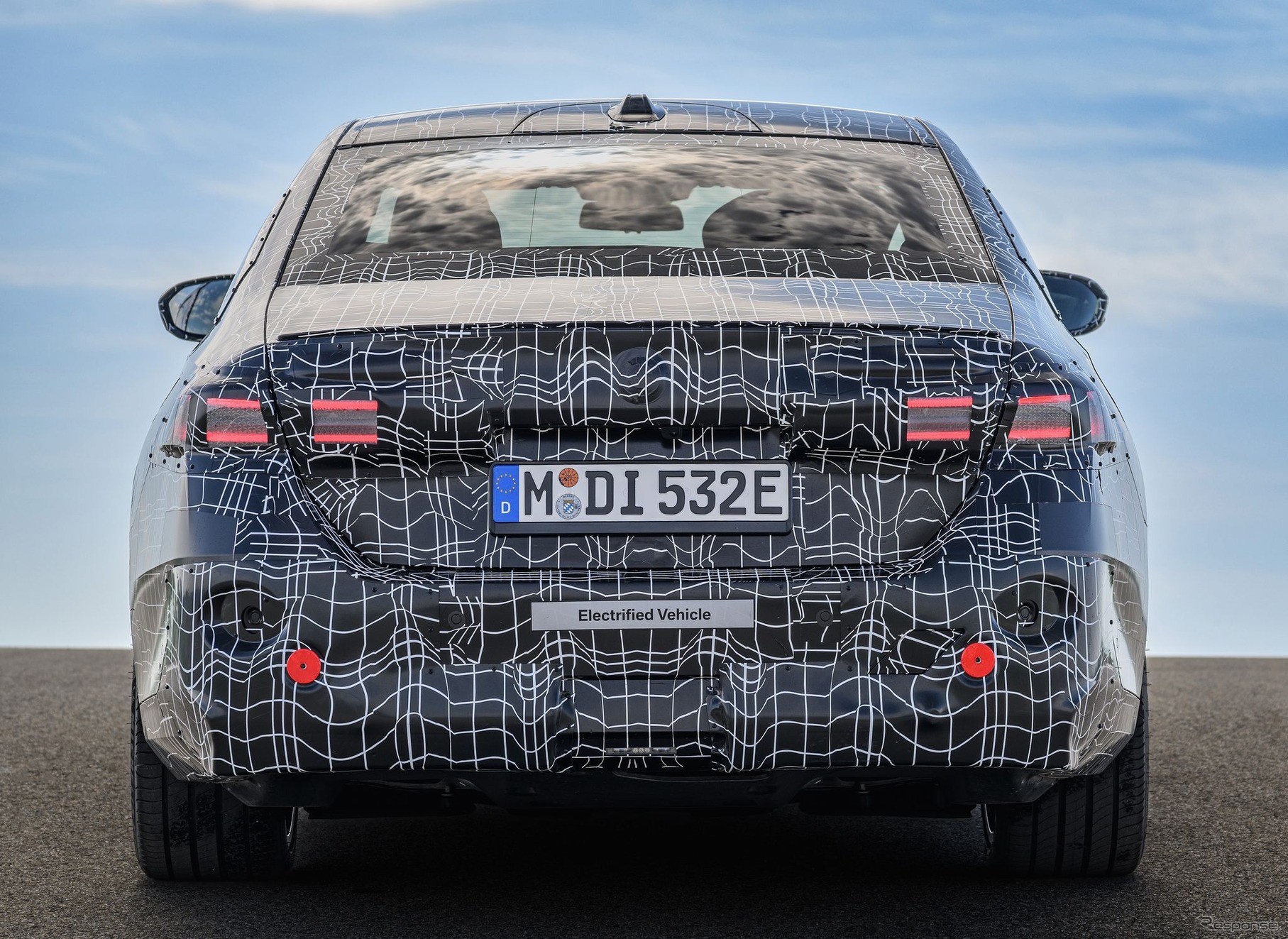 BMW i5 の「M60 xDrive」のプロトタイプ