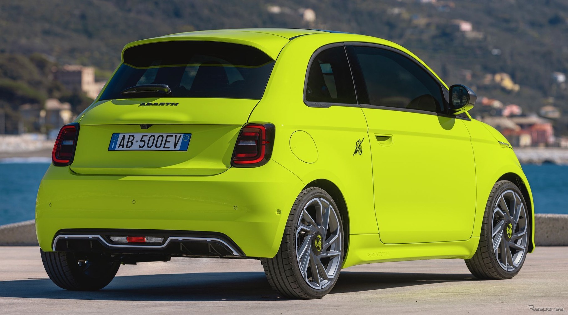 アバルト 500e の「ツーリズモ」