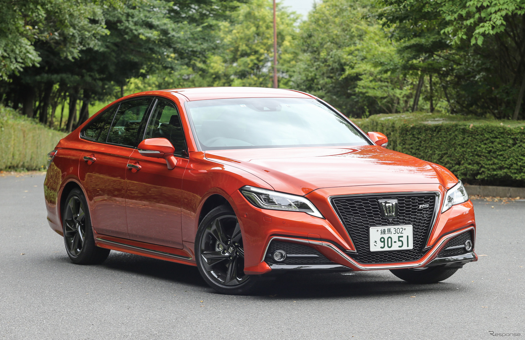 トヨタ クラウン（先代モデルのセダン）