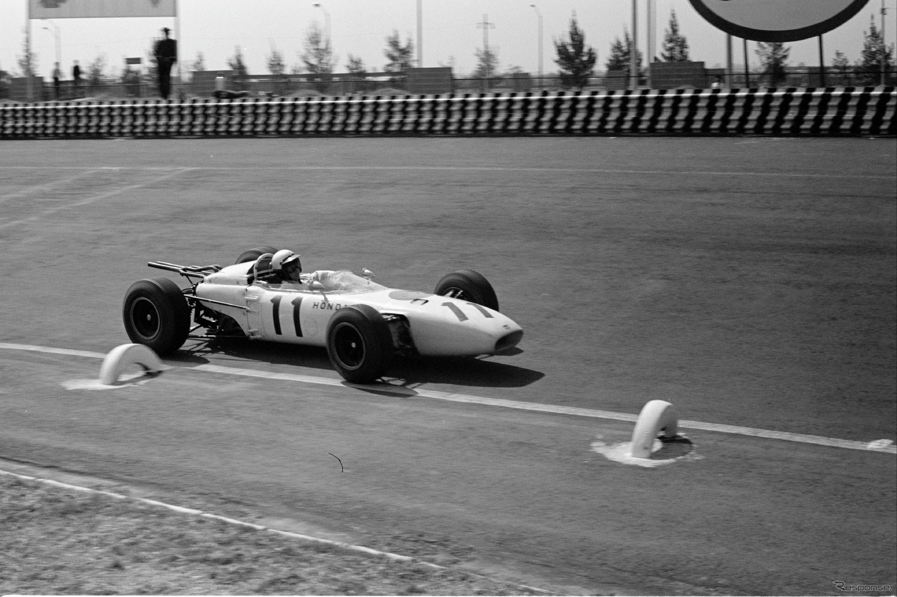 ホンダが初勝利した1965年のF1メキシコGP。ドライバーはリッチー・ギンサー