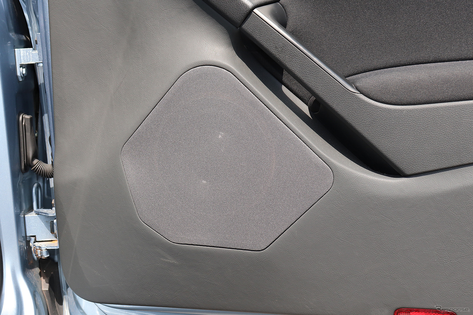「単体DSP」を使用したオーディオカーの一例（製作ショップ：カーオーディオクラブ＜大阪府＞）。