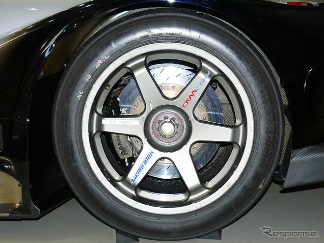 【トヨタスポーツ09】GT500仕様のレクサス SC430…08年型と比較