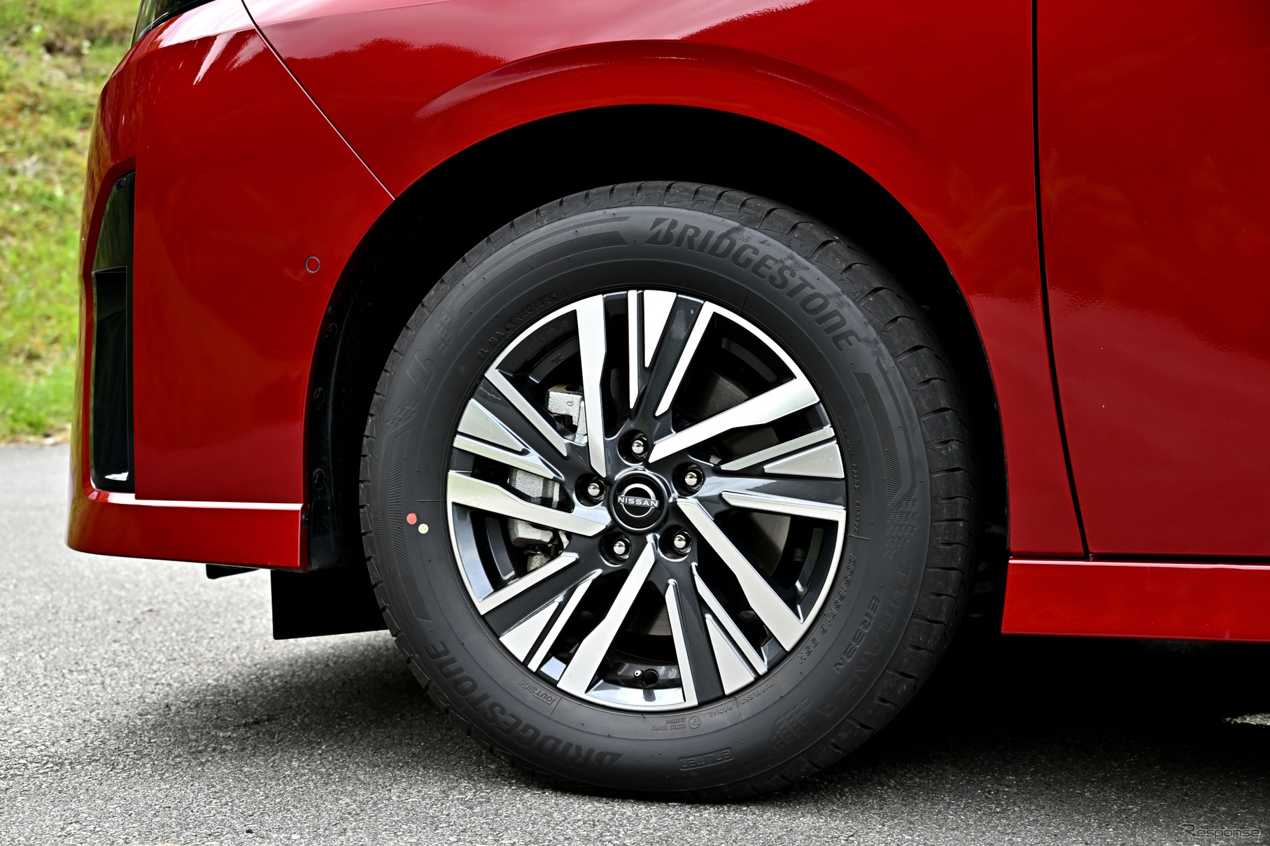 日産 セレナ e-POWER LUXION