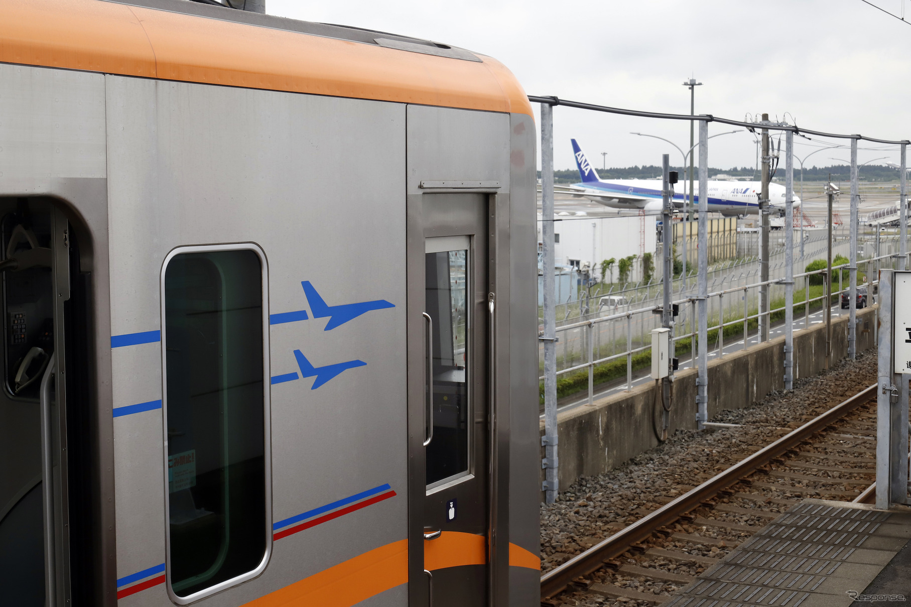 芝山鉄道の芝山千代田駅。車両は京成電鉄