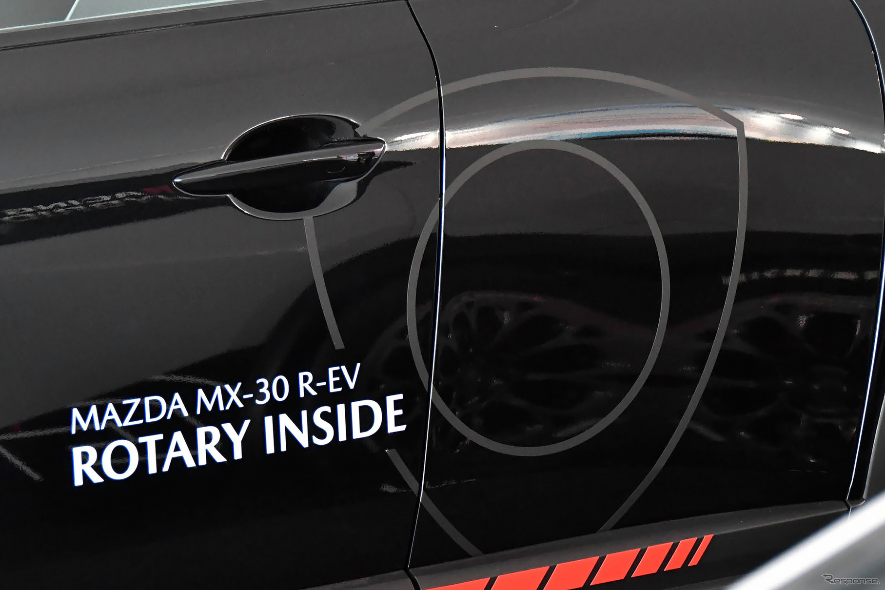 ルマン24時間レースに展示された、マツダ MX-30 e-SKYACTIV R-EV