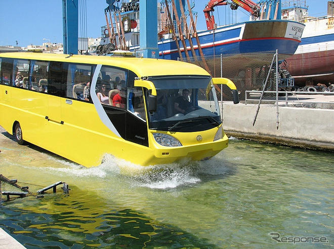 究極の水陸両用バス…マルタ共和国から発進