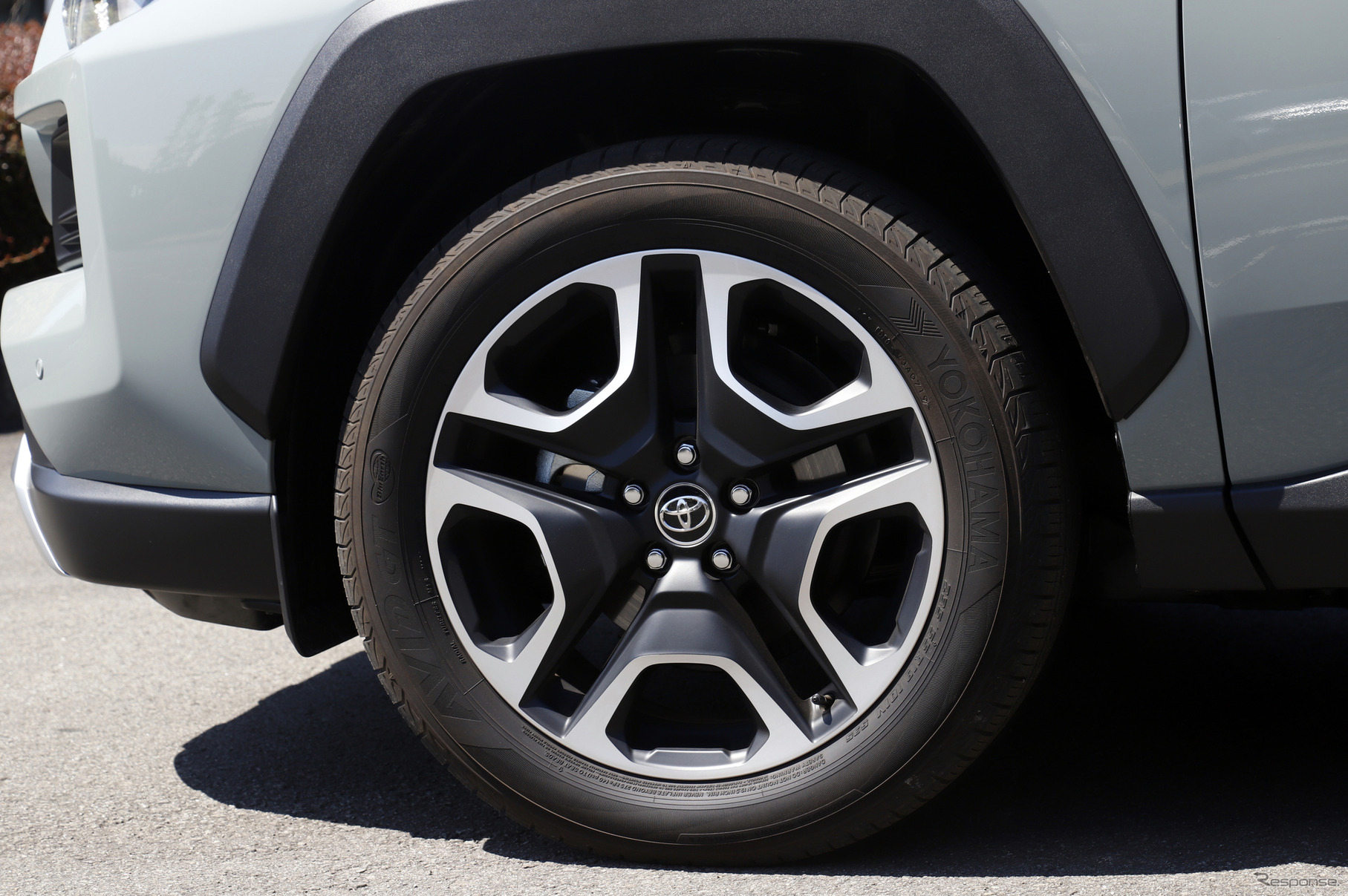 トヨタ RAV4 アドベンチャー
