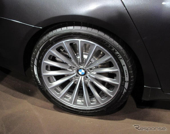 【BMW 7シリーズ 新型発表】4輪操舵システムで小回りスイスイ