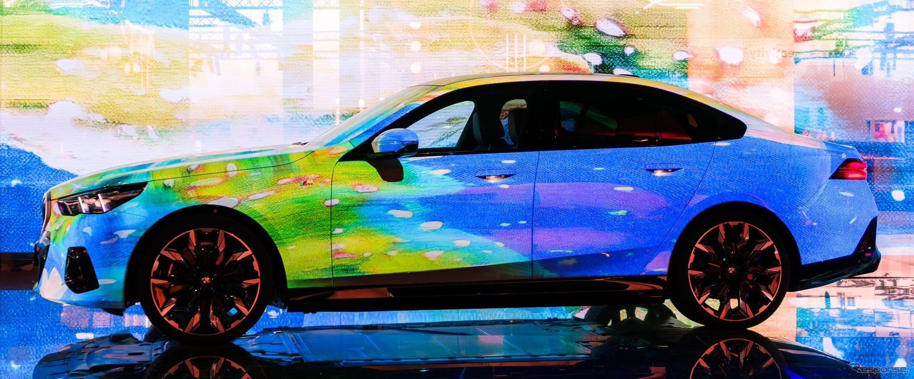 BMW i5 のアートカー（アートバーゼル2023）