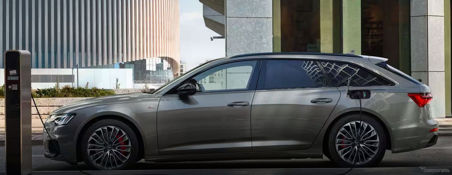 アウディ A6 アバント のPHEVの2024年モデル