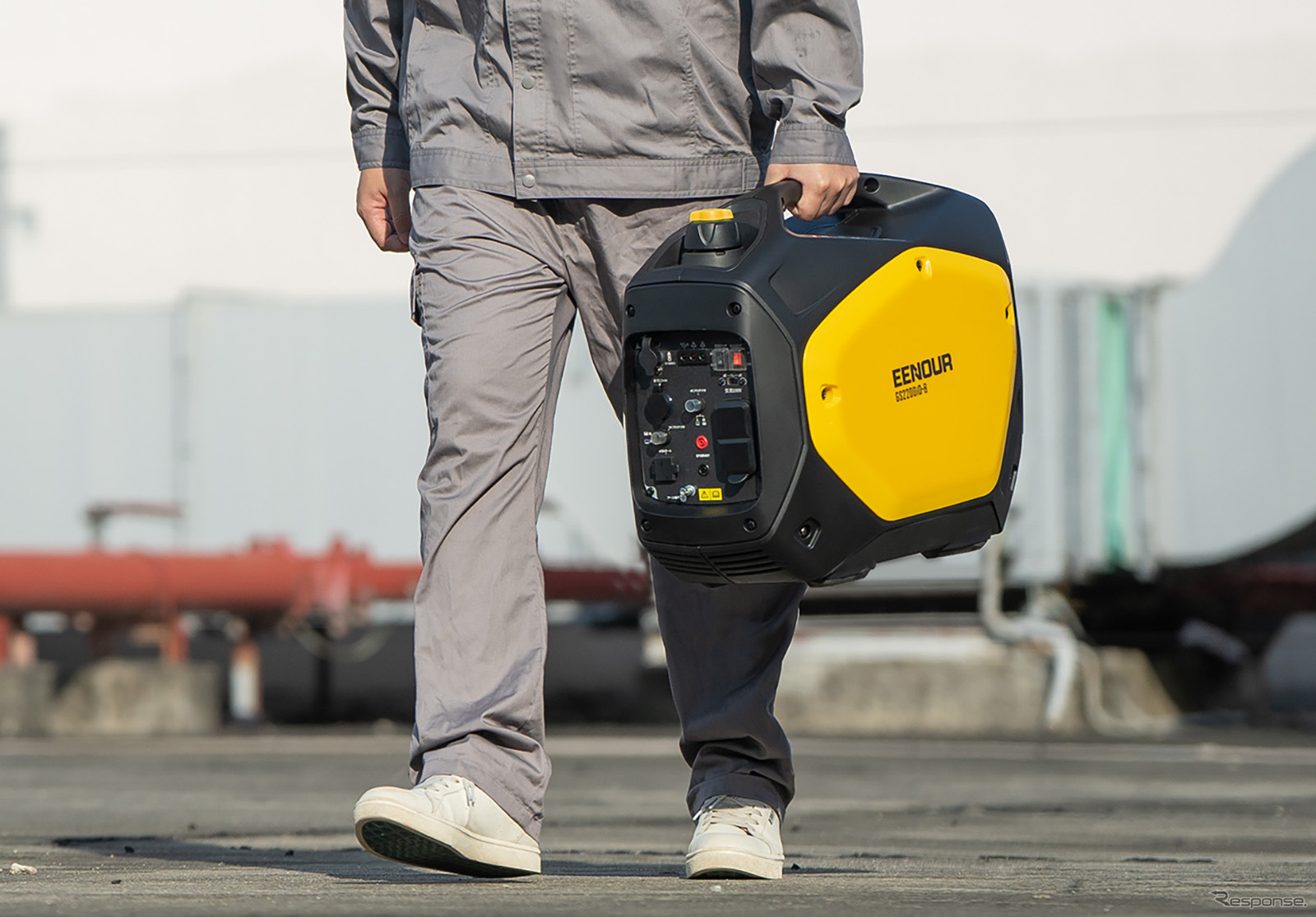 EENOURのデュアル燃料インバーター発電機「GS2200iD-B」