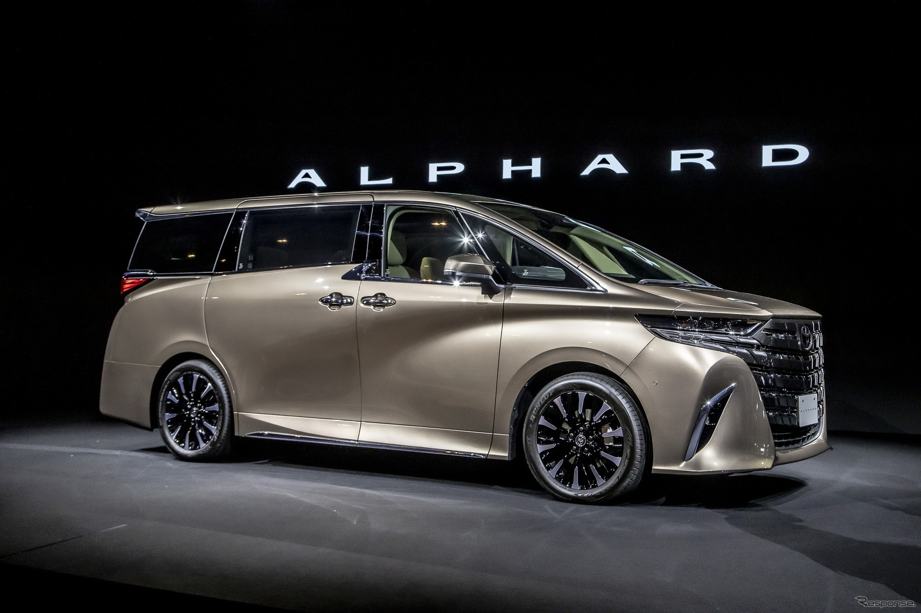 トヨタ・アルファード新型