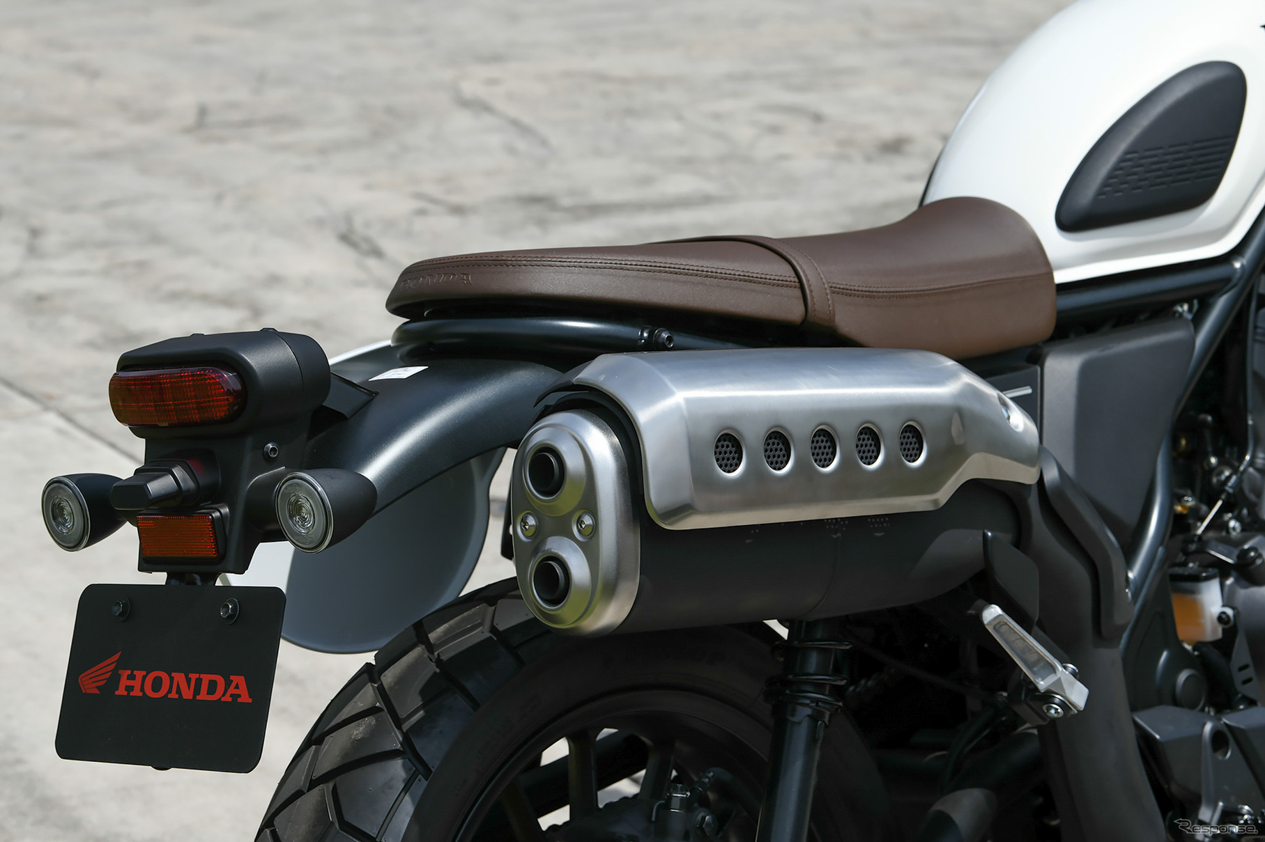 ホンダ CL250 の純正アクセサリーとして用意されるフラットシート