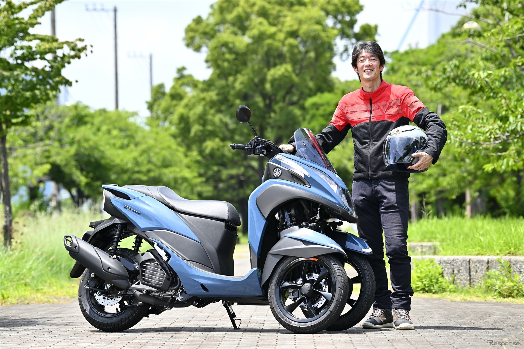 ヤマハ トリシティ125と伊丹孝裕氏