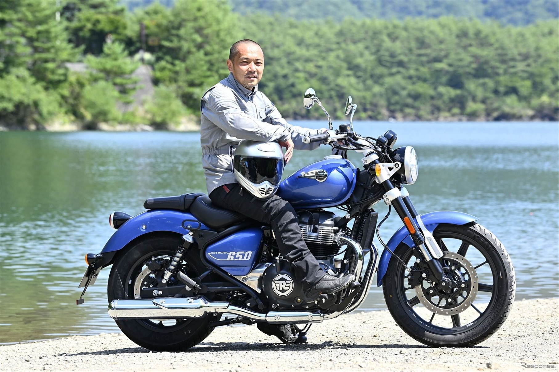 ロイヤルエンフィールド スーパーメテオ650（アストラルブルー）