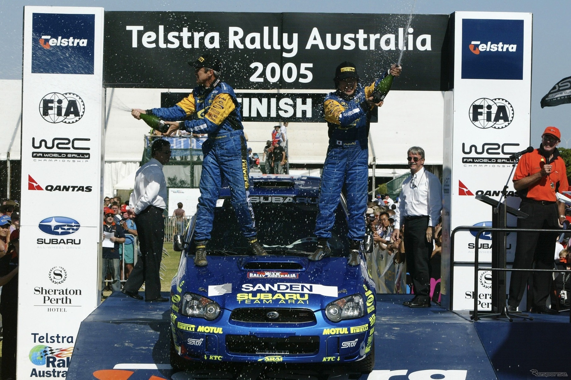 2005年WRC第16戦オーストラリア、向かって右が新井敏弘