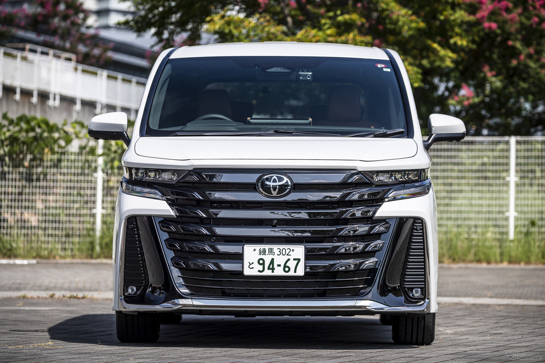 トヨタ ヴェルファイア Z Premier FF（2.4リットルターボ）