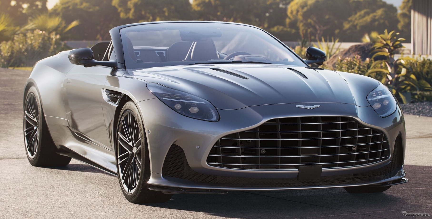 アストンマーティン DB12 ヴォランテ